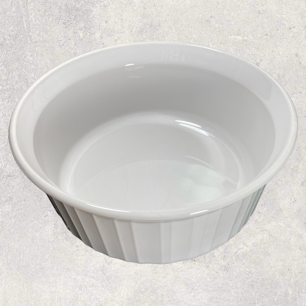 Vintage CorningWare French White 1.6 Liter Casserole Dish - Picture 5 of 5